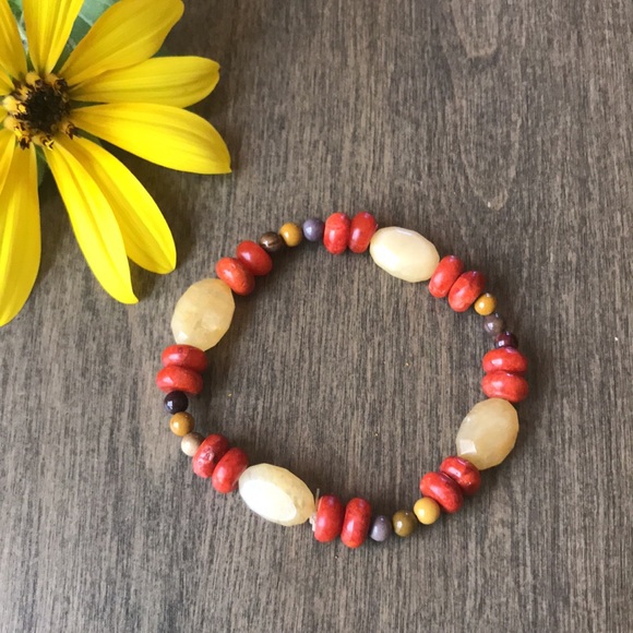 Handmade beaded stretch bracelet - Picture 2 of 5